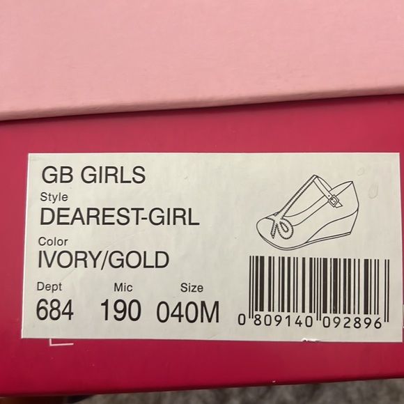 Dillards GB girls “Cinderella for a day” shoe. - Picture 5 of 6